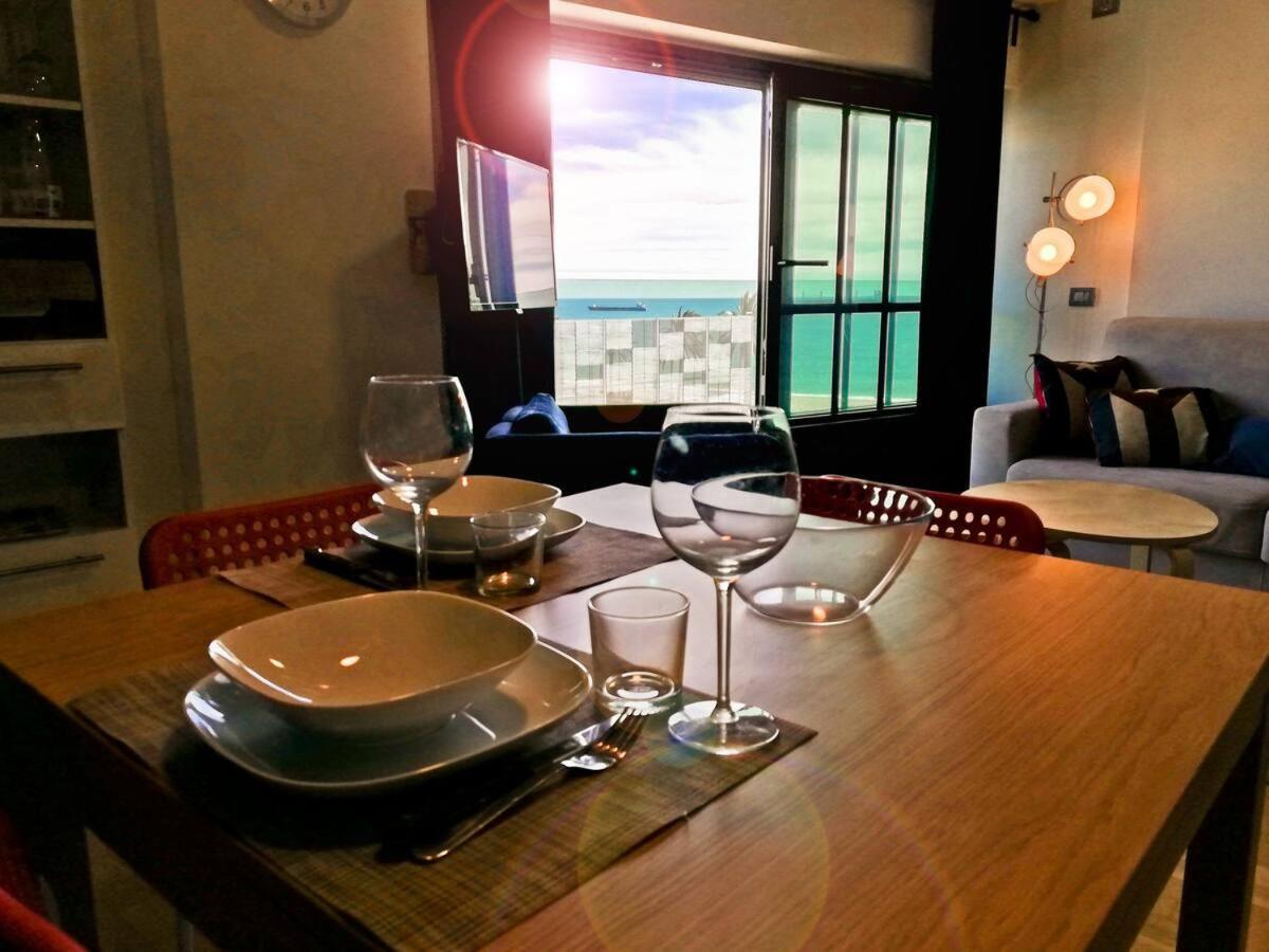 Modern & Bright Flat - 2 Min From The Sea Apartment Savona Exterior photo