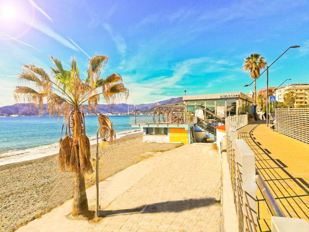 Modern & Bright Flat - 2 Min From The Sea Apartment Savona Exterior photo