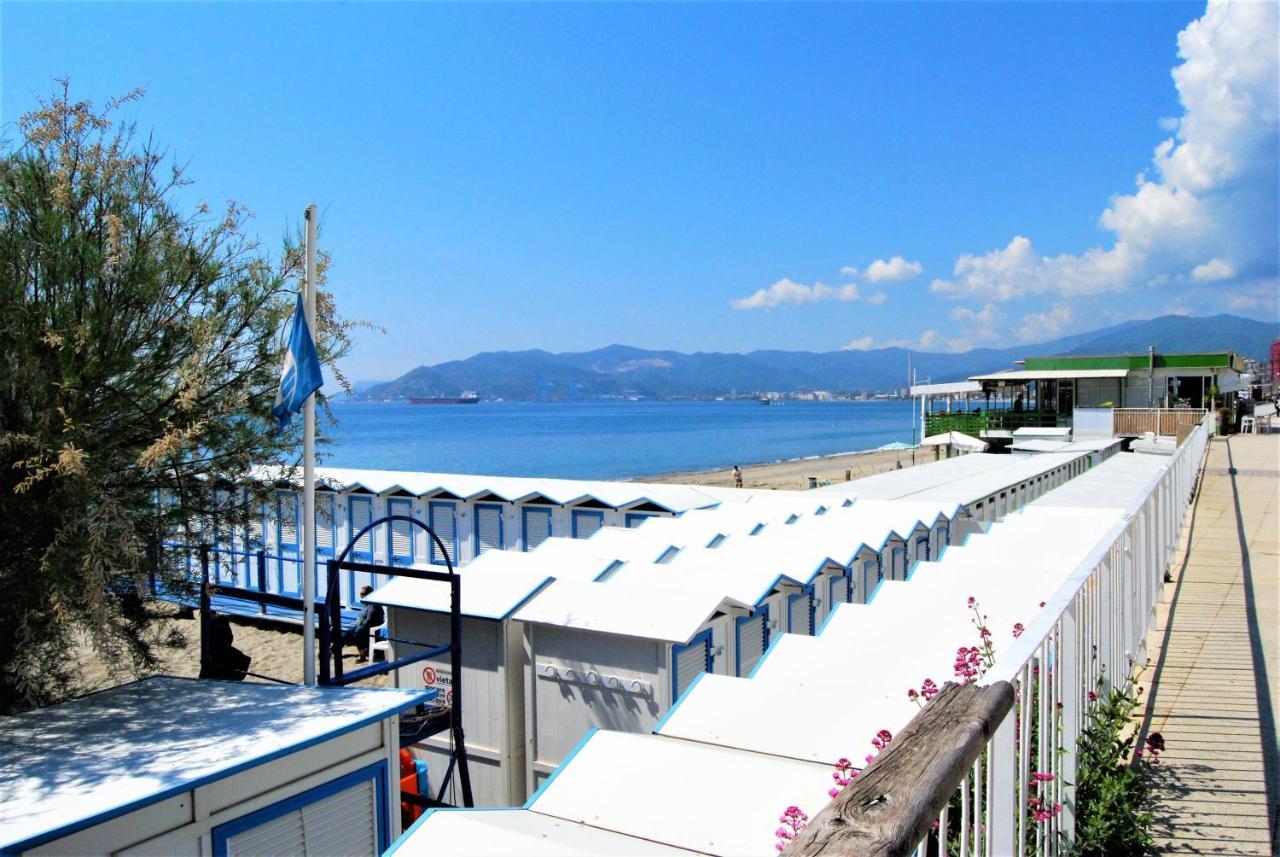 Modern & Bright Flat - 2 Min From The Sea Apartment Savona Exterior photo