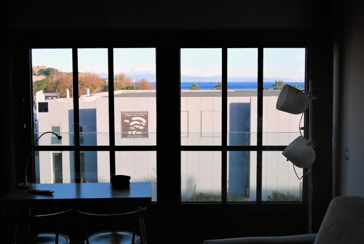 Modern & Bright Flat - 2 Min From The Sea Apartment Savona Exterior photo